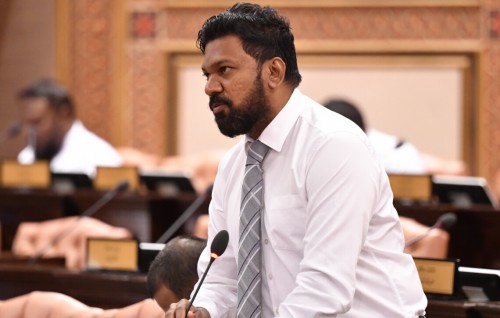 Raees ah thaaedhu nukuravvaa vazeerun ge no confidence nagai vaki kuran jehey: Raaee