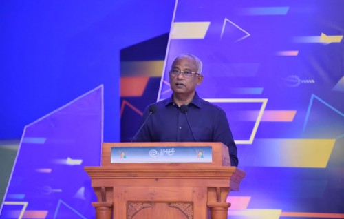 Raees, zuvaanunnah: Hayaathuge kurimagu baajjaveri kureveynee zuvaan umurugai alhaa bingaa seedhaa kuri minvarakun
