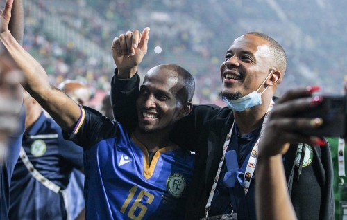 Cameroon quater ah, Keeper kamah  kulhuntheriyaku laigen kulhunu Comoros ah loaiyybaai ihuthiraamu