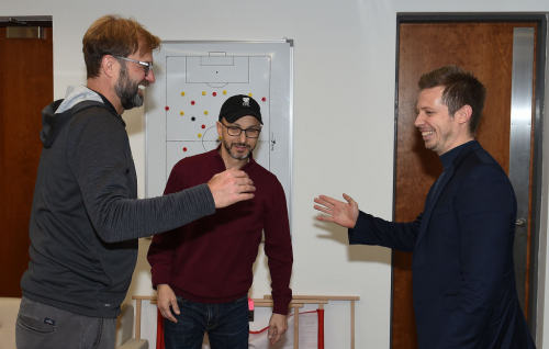 Liverpool kaamiyaabee aa hamayah kuri dhathurugai eheevedhin Laptop Guru!