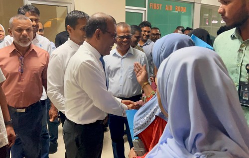Democrats ge campaign ah Nasheed aai Ilyas Addu ah vadaigenfi
