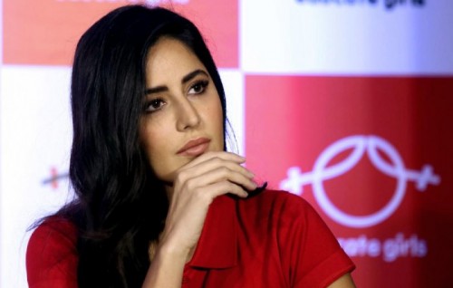 Katrina Kaif anehkaaves covid-19ah positive vehjje