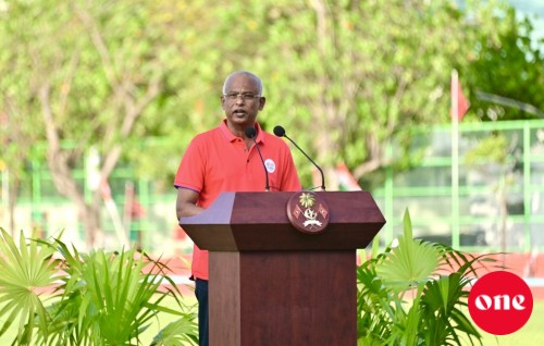 Kulhuntherin ufehdhumah beynunvaa vaseelaiythah kaamiyaabee thakaa fai hamavaa minvaraa gaathahves tharaggee kurevifaeh neiy: Raees