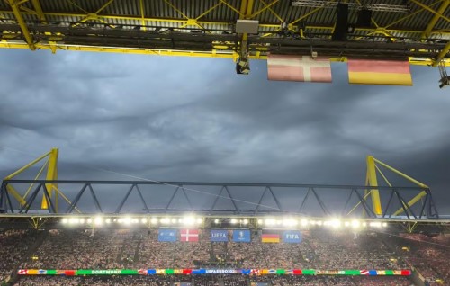 Moosun goas kamun Germany aai Denmark match medhu kandaalaifi