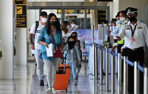 Thailand reinstates mandatory COVID-19 quarantine, scraps waiver programme