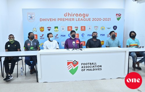 #OnePhoto : Raajje ge football team thakun beyhvvi noosveringe bahdhaluvun
