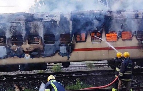 India gai reylehggai alifaanuge haadhisaaeh hingai 9 meehaku maruvehjje