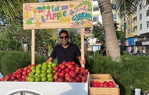 ''Eat an apple day'' faahaga kuran STO in aafalu bahaifi