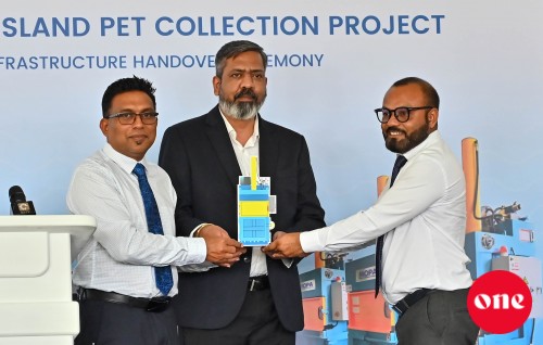 One Photo: MOPA in WAMCO ah plastic recycle kuran beynunkuraa vaseelaiy hadhiyaa kurun