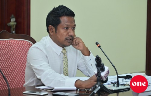 Nasheed aa dhekolhah Andhun hussain aai Rozaina ge nubai reyvumeh oiy kamah thuhumathu koh fuluhah