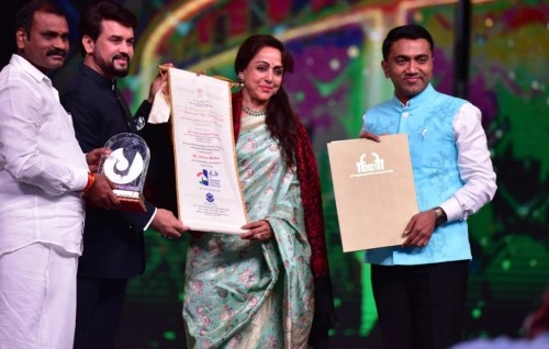 International Film Festival of India: Aharuge shakhusiyyathuge award Hema ah