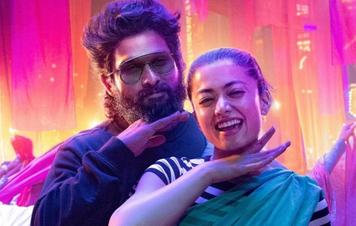 Pushpa ge 3 vana baehvves nereyne kamuge ishaaraatheh Rashmika dheefi