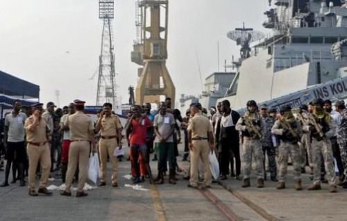 India navy in hayyaru kuri Somalia pirate in Mumbai ah gengosfi