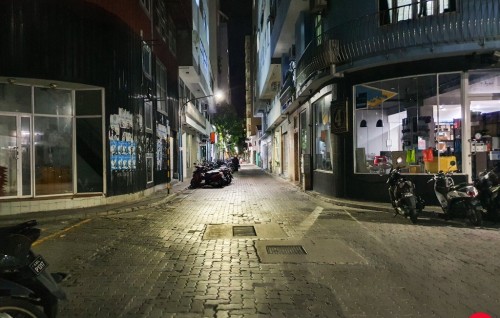 Man falls off sixth floor, dies