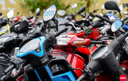 Theft attempted from motorcycles at Billoorijehige Parking Zone