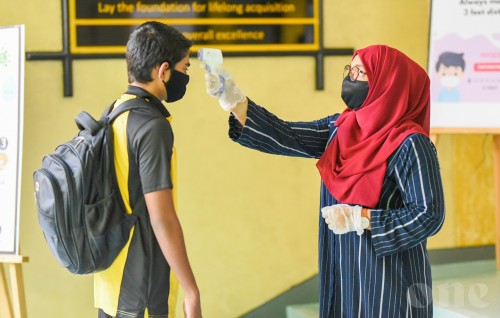 Male' sarahahdhuge school thakuge Grade 7 adhi 8 ge kiyevun anna mahu fashanee