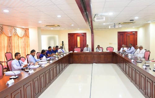 RTL hidhumathakee dhuniyeyge fenvaruge hidhumatheh kamah world bank ge dhiraasaa akun ves dhakkaa: Aazim