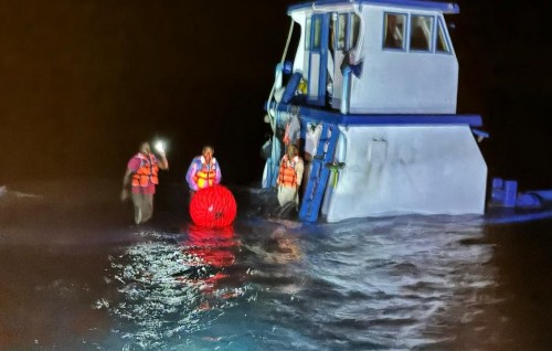 Hatharu meehunaa eku dhathuru kuramun dhiya dhoanyeh adiyah dhaathee MNDF in eheetherikan foarukoh dhenee
