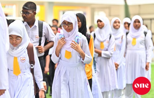 Komme roadha mahaku school thah bandhu kureveyne gotheh ballavamun gendhavaa kamah Raees vidhaalhuvejje